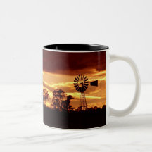 Taza de la silueta del molino de viento de la pues