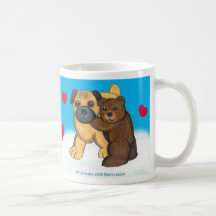 Taza de los corazones del barro amasado y del pelu