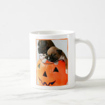 Taza de los perritos del boxeador de Halloween