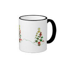 Taza del árbol de navidad del lunar