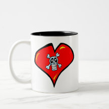 taza del corazón del cráneo