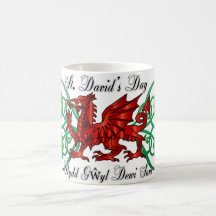 Taza del día de St David con el narciso del dragón