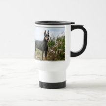 Taza del Pinscher del Doberman