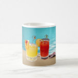 Taza deliciosa de la bebida de la playa tropical