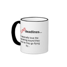 Taza divertida de los plazos