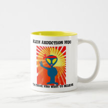 Taza extranjera de la abducción para los que quier