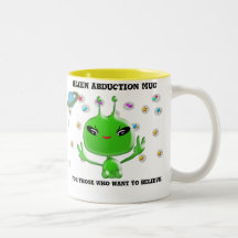 Taza extranjera de la abducción para los que quier