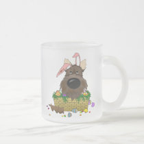 Taza feliz de Terrier de mojón Pascua tazas