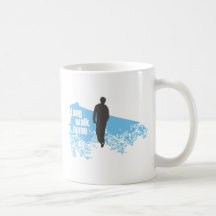 Taza larga del azul del hogar del paseo