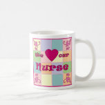 Taza personalizada del remiendo de la enfermera (r