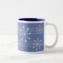 Taza rayada azul enrrollada del día de fiesta de l