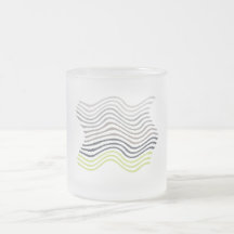 Taza rayada de la onda