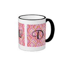 Taza rosada del monograma de Deco