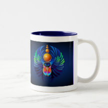Tazas ovales oscuras del escarabajo caliente