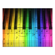 Teclado de piano e invitación de las notas de la m