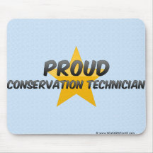 Técnico orgulloso de la protección alfombrilla de raton