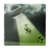 Teja cómica de la abducción de la vaca del UFO