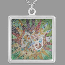 Tejas de Gaudi collares