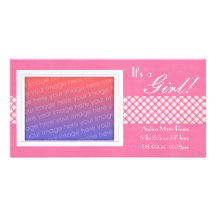 Tela escocesa rosada "es un chica!" invitaciones d tarjetas fotograficas personalizadas