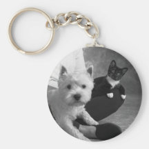 Terrier blanco y el gato comparten el amor llaveros personalizados
