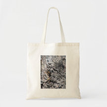 Textura de la corteza con el agujero bolsa