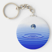 tierra en un descenso del agua llavero personalizado