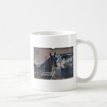 Tirón de caballo del invierno taza de café