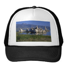 Toba volcánica del carbonato de calcio, mono lago, gorros  