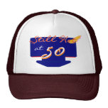 Todavía caliente en la diversión del feliz cumplea gorros  