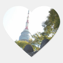Torre de Seul Namsan a través de los faros Calcomanías Corazones