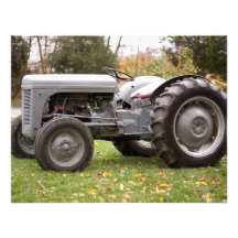 Tractor viejo en caída comunicado personal  