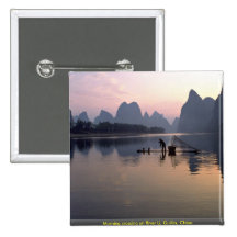 Travesía de la mañana en el río Li, Guilin, China Pins