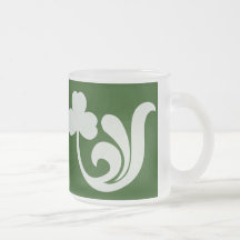 Trébol verde del remolino tazas