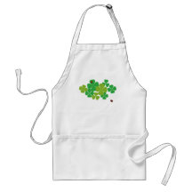 Trébol y mariquita del día de St Patrick Delantal