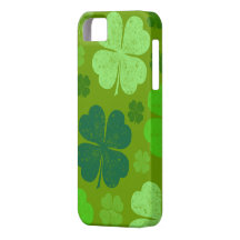 Tréboles afortunados de la hoja del verde cuatro d iPhone 5 Case-Mate carcasas