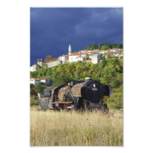 Tren viejo y pueblo medieval cojinete