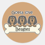 Tres beagles etiqueta