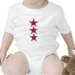 Tres estrellas rojas camisetas