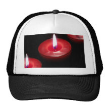 Tres velas rojas gorro
