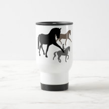 Trío de los caballos del Dressage Tazas