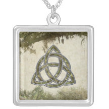 Triquetra natural collares personalizados