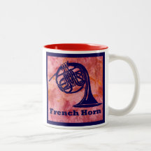 Trompa en rojo taza de café