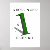 Un agujero en una pelota de golf poster