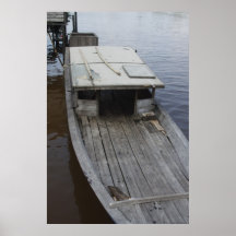 Un barco de pesca en el río de Kapuas Posters