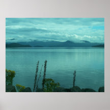 Un lago azul profundo impresiones