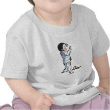un muchacho camiseta