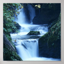 Un poster de la impresión de la cascada de Quinaul