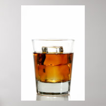 Un vidrio de whisky con hielo impresiones