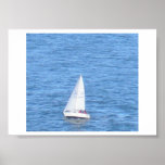 Un yate blanco y un mar azul impresiones