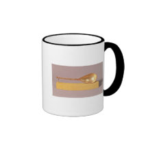 Una cuchara ceremonial tazas